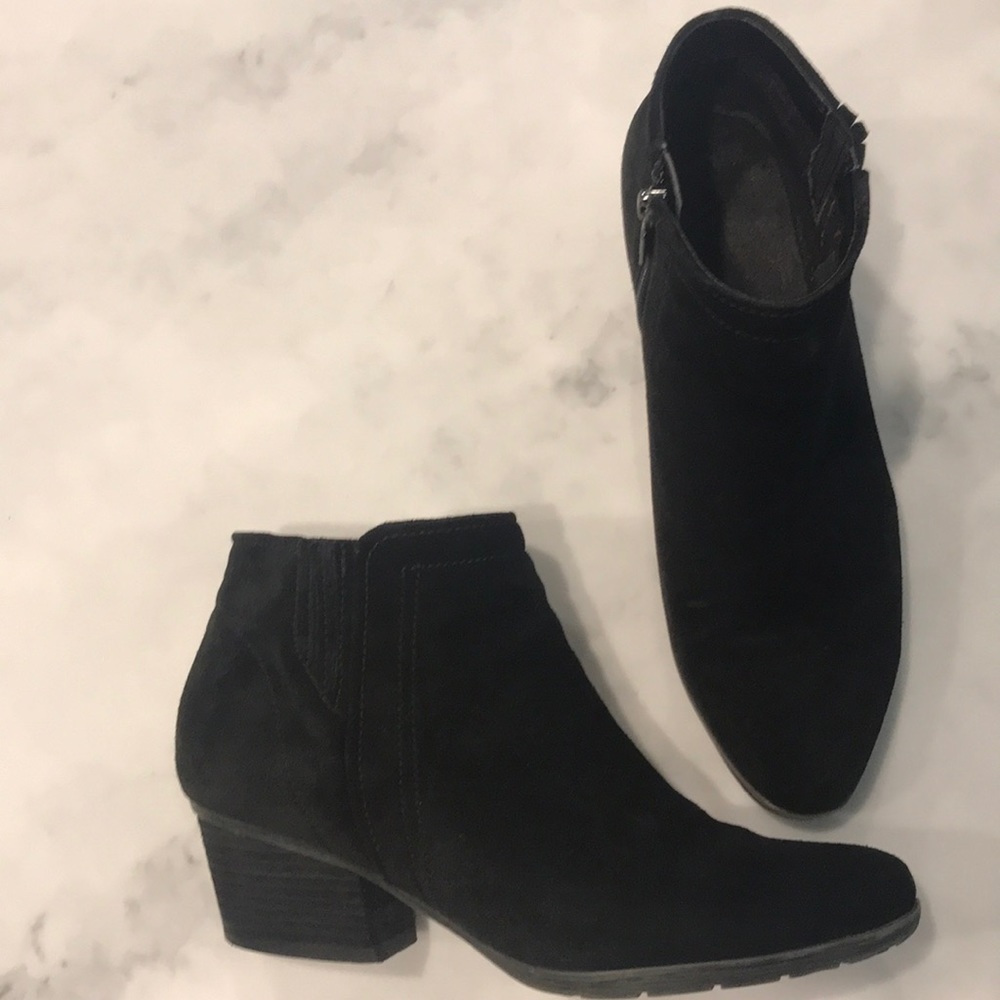 Blondo Valli black suede waterproof booties 8.5
